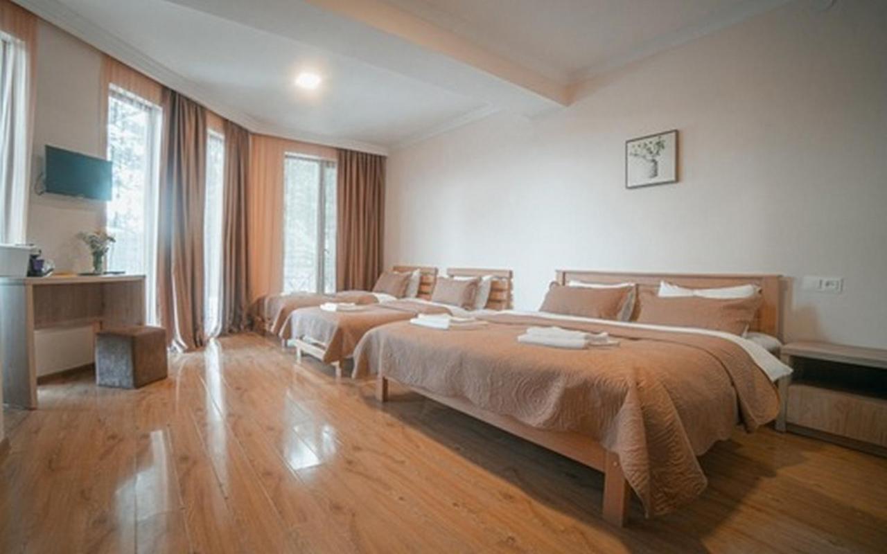 Hotel Surami Esterno foto