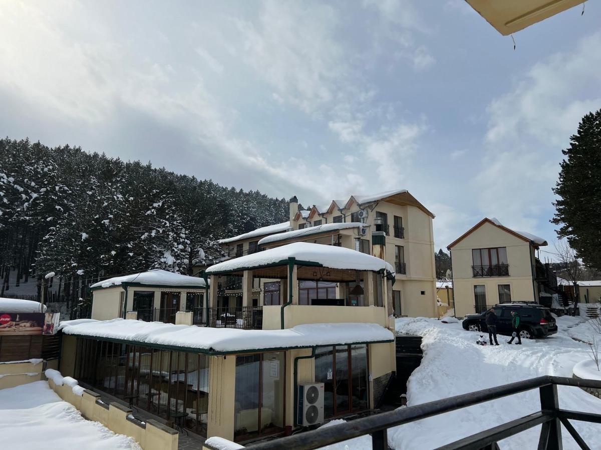 Hotel Surami Esterno foto